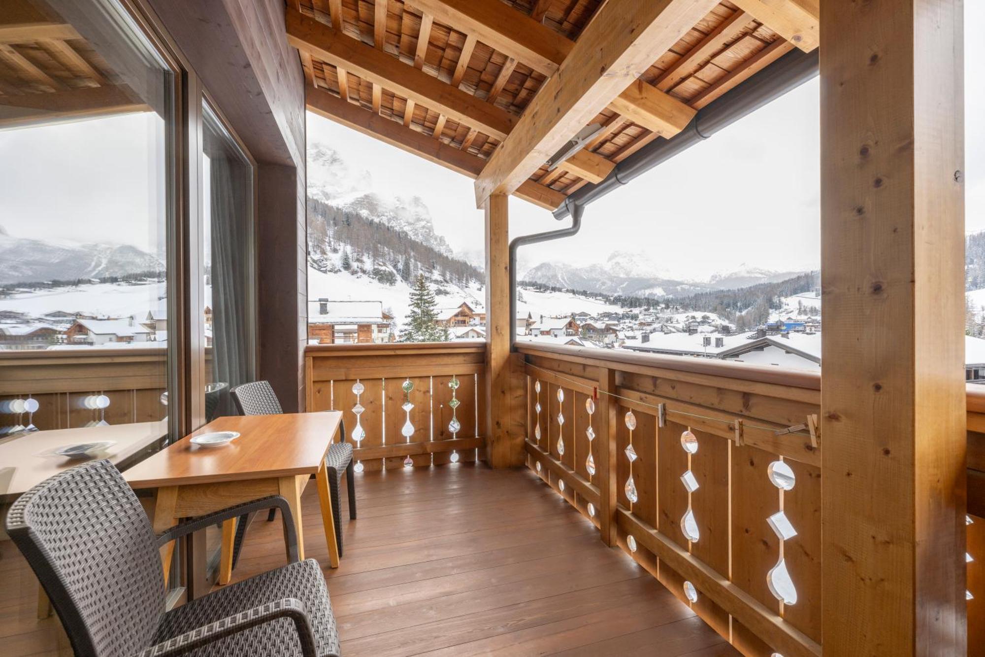 La Stua Hotell San Cassiano  Exteriör bild